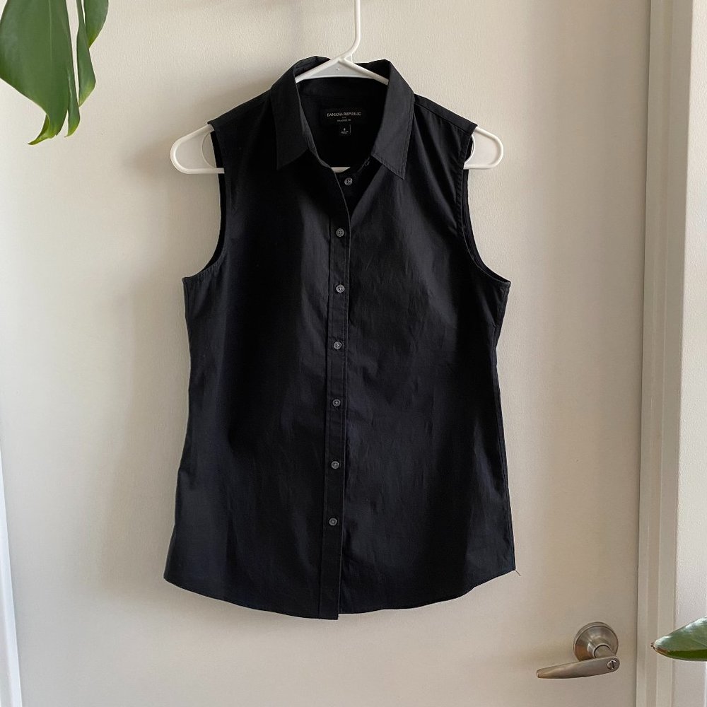 Banana Republic Factory Button Front Sleeveless Top